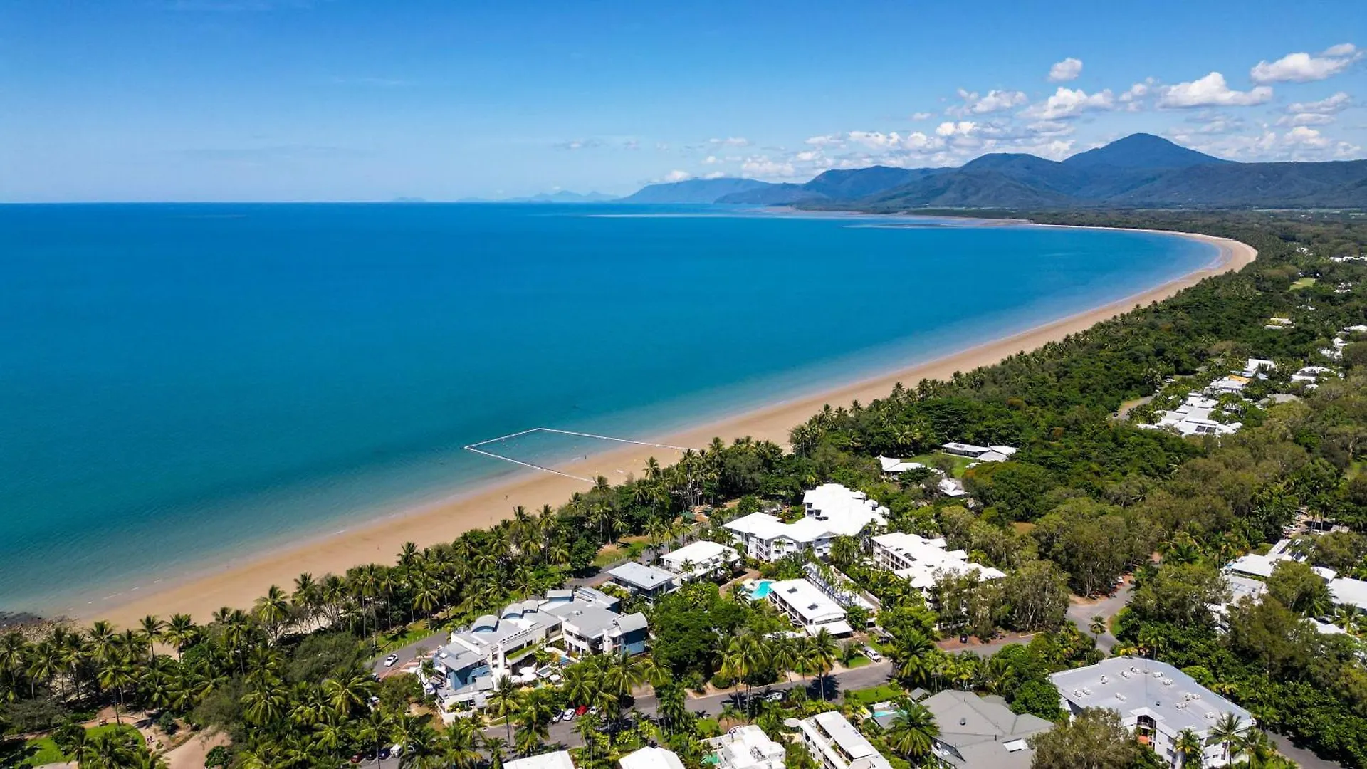Resort-Style Swim Out - A True Tropical Oasis Port Douglas Australien